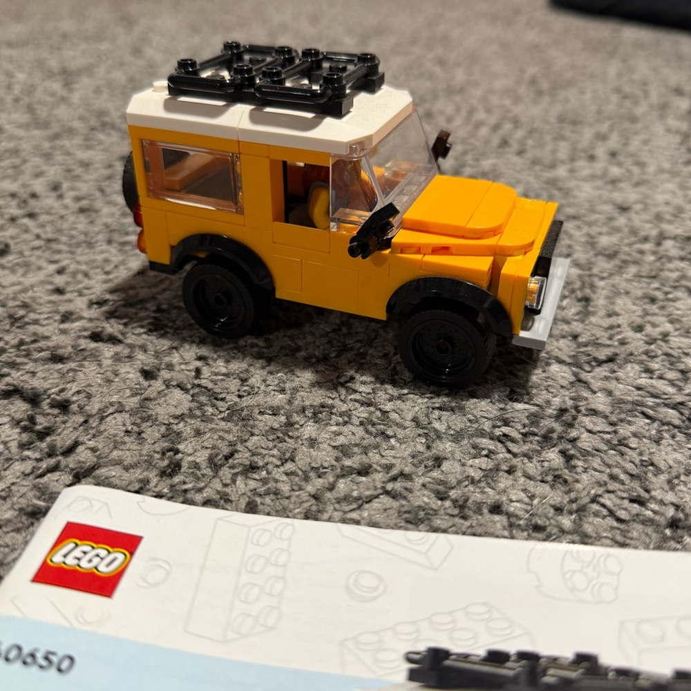 Land Rover Lego set - Picture 2 of 6